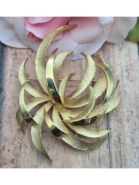 Mid Century Crown Trifari Large 3" Abstract Brooch Pin Gold Tone VTG Statement